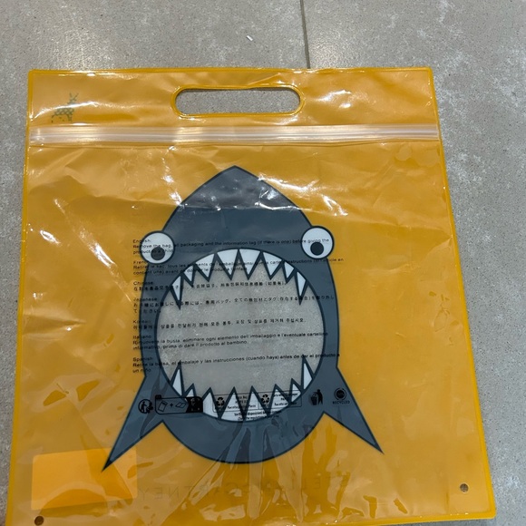 Stella McCartney boys brand new bathing suit, size 2 - Picture 4 of 4